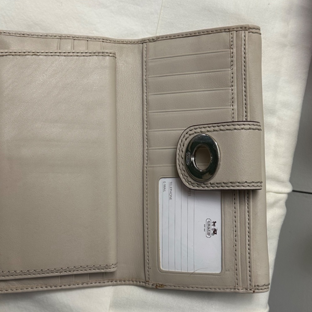 wallet - Picture 3 of 3